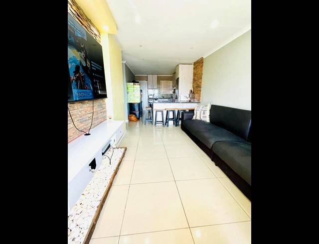 2 BEDROOM APARTMENT FOR SALE IN THORNTON